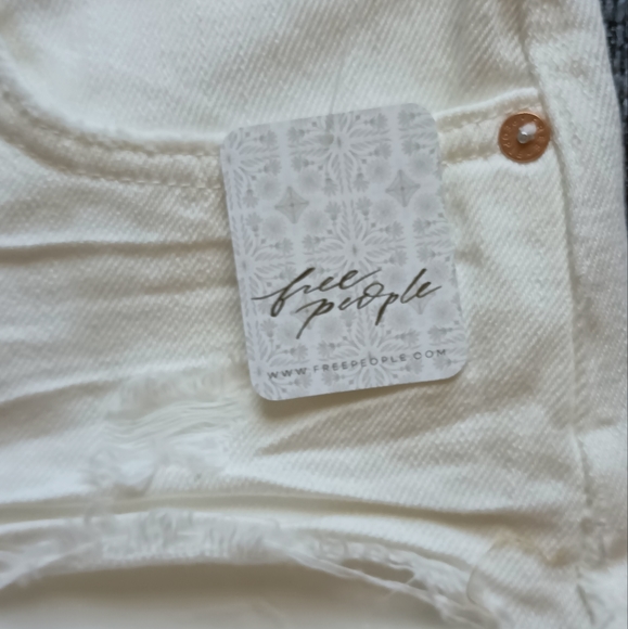 Free People - Picture 3 of 6